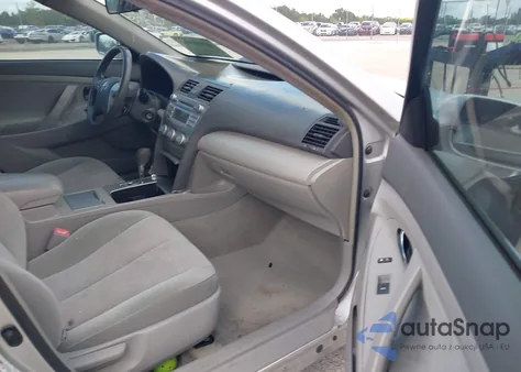 2011 Toyota Camry Le z USA, uszkodzony, nr VIN 4T1BF3EKXBU182848